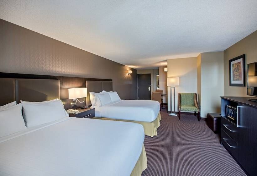 Номер Стандарт 2 Двуспальные Кровати, Quality Inn & Suites