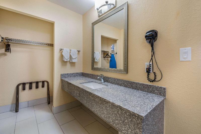 デラックスルーム, Holiday Inn Vancouver Centre Broadway, An Ihg