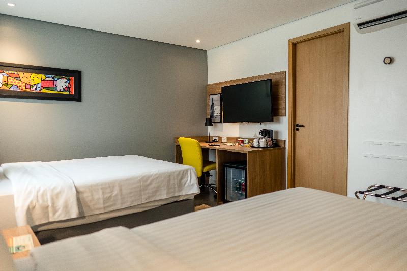 Quarto Deluxe Cama King, Holiday Inn Vancouver Centre Broadway, An Ihg