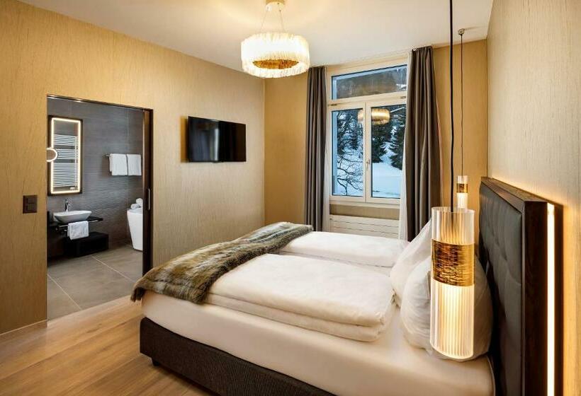 Family Suite, Märchen