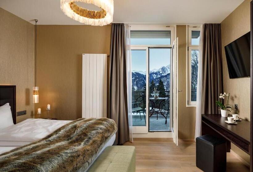 Family Suite, Märchen