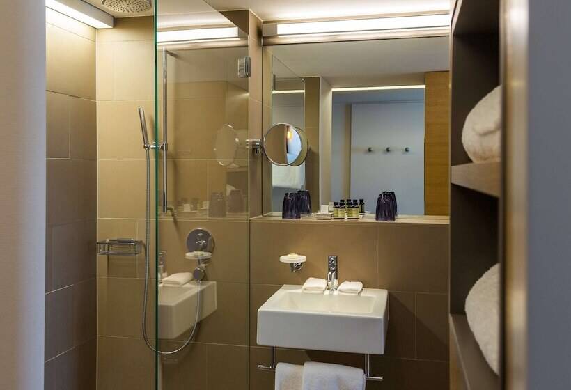 Номер Deluxe, Pullman Basel Europe