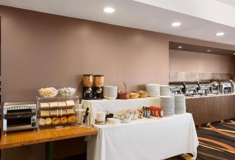 חדר סטנדרט, קומת קרקע, Travelodge By Wyndham Niagara Falls Fallsview