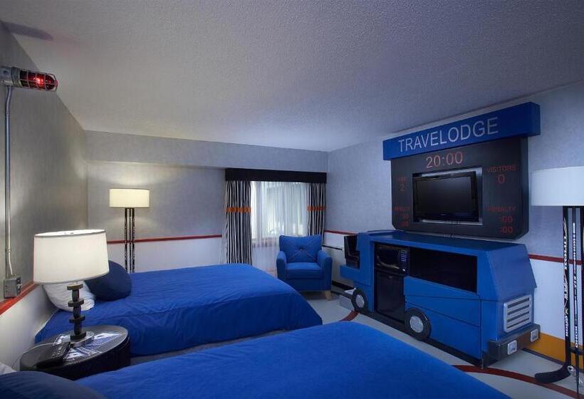 带特大床的标准间, Travelodge Hotel By Wyndham Saskatoon