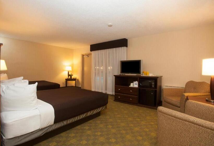 家庭套房, Travelodge Hotel By Wyndham Saskatoon