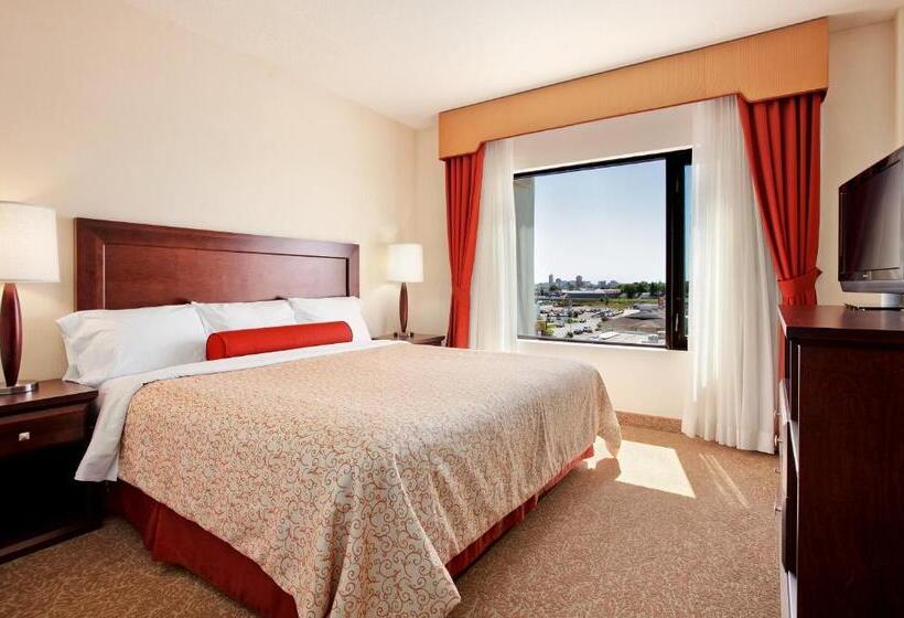اتاق کلاس بیزنس, Travelodge Hotel By Wyndham Saskatoon