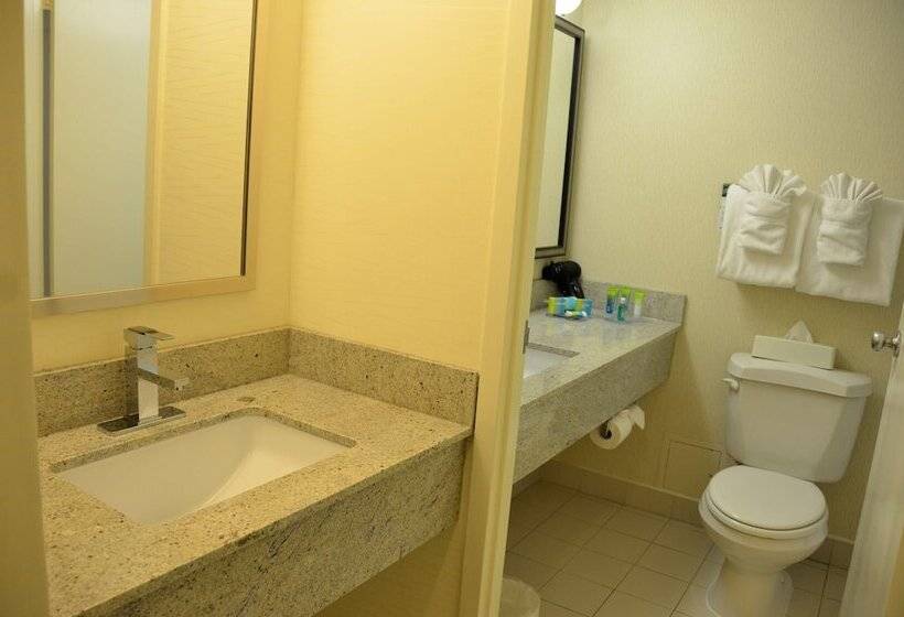 Номер Стандарт 2 Двуспальные Кровати, Radisson Hotel Sudbury
