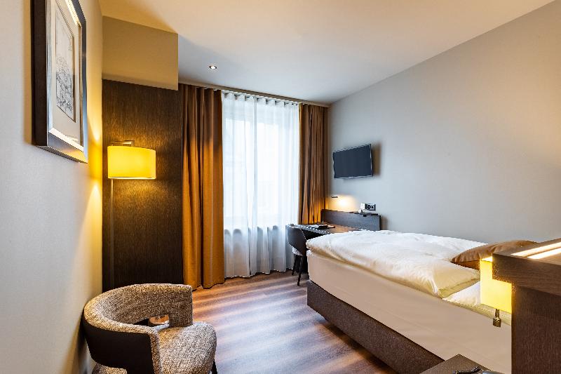 标准单人间, Art Boutique Hotel Monopol
