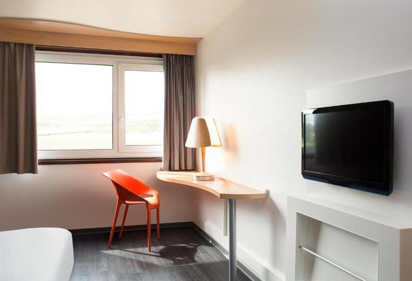 Номер Стандарт, Ibis 3 Lacs Neuchatel