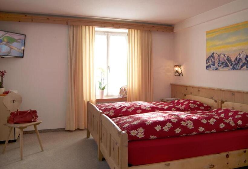 اتاق استاندارد سه نفره, Poschiavo Suisse