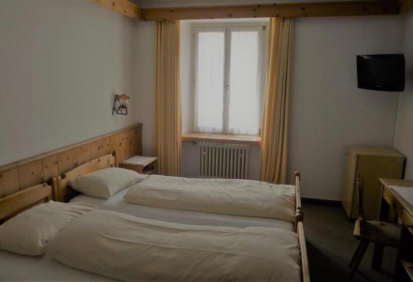 اتاق عادی, Poschiavo Suisse