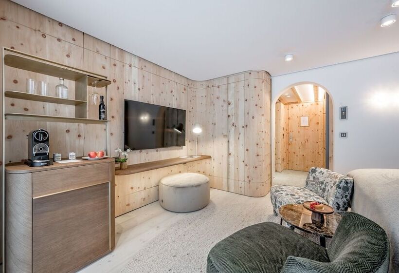 Номер Стандарт, Relais & Châteaux Chasa Montana
