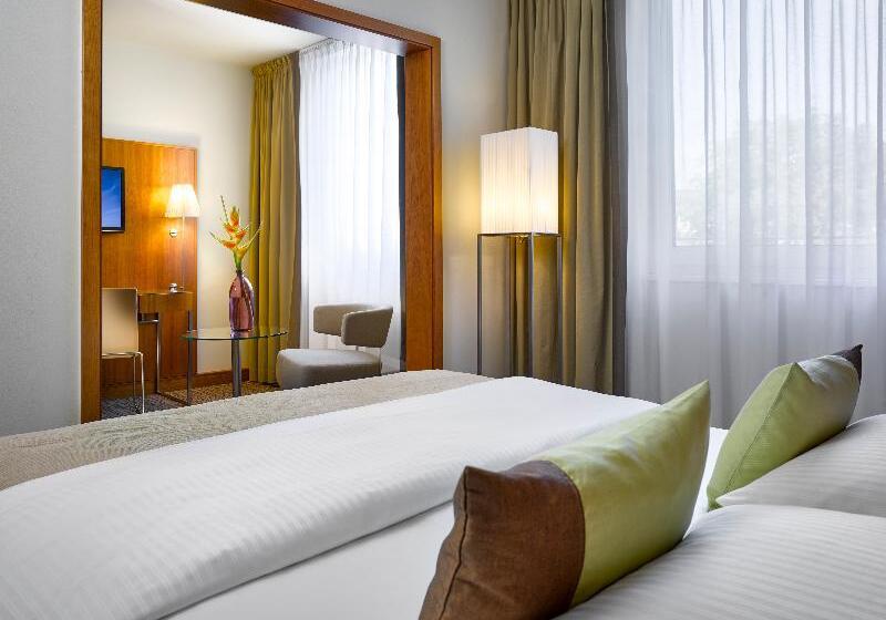 اتاق استاندارد با چشم‌انداز دریاچه, Parkhotel Gunten – Beach & Spa