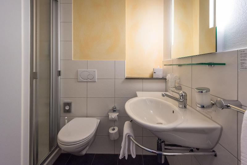 اتاق استاندارد یک نفره, Parkhotel Gunten – Beach & Spa