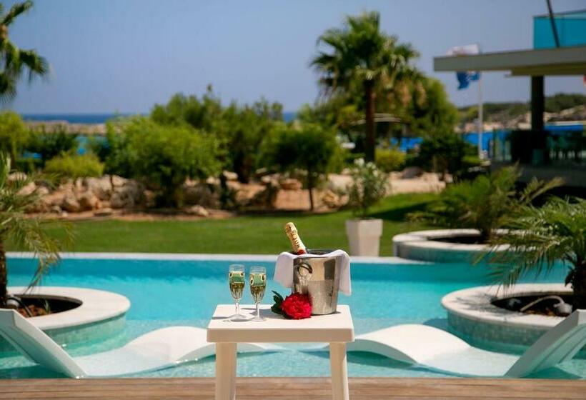 Полулюкс, Asterias Beach