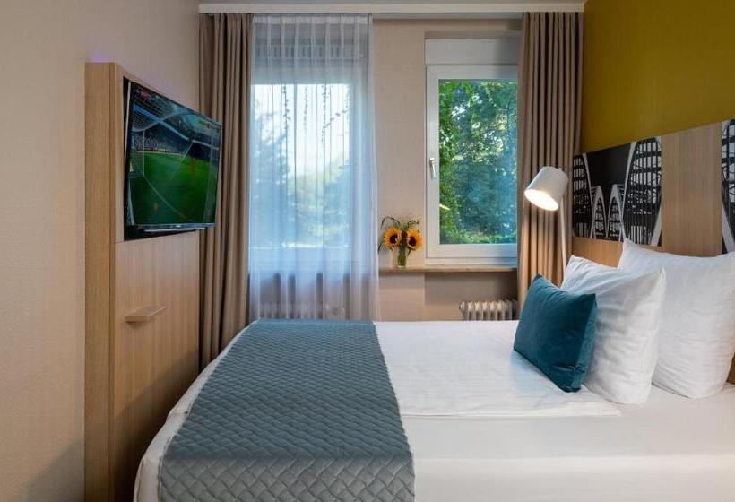 Номер Комфорт, Leonardo Hotel Hamburg Elbbrücken