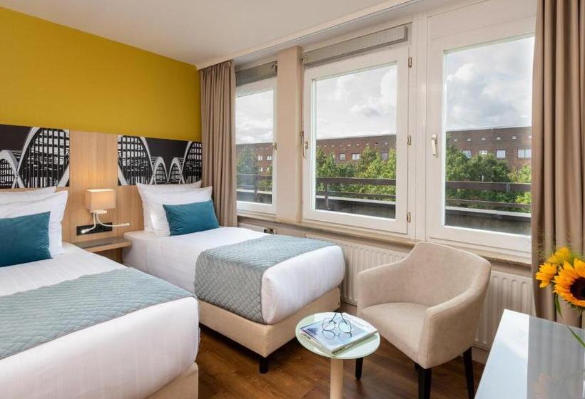 Номер Superior, Leonardo Hotel Hamburg Elbbrücken