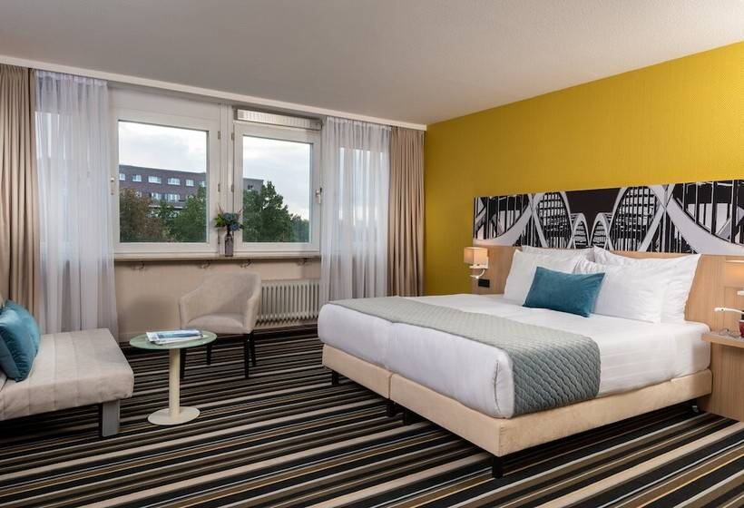 Трехместный Номер Superior, Leonardo Hotel Hamburg Elbbrücken