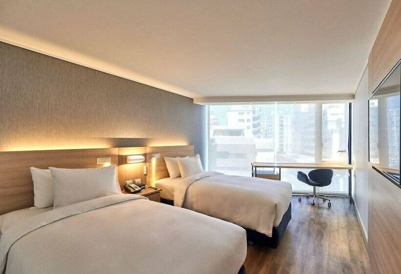 اتاق لوکس با چشم‌انداز شهر, Pullman Vina Del Mar San Martín