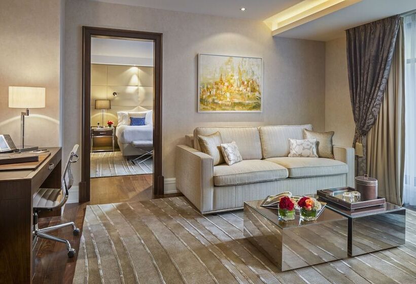 Люкс, Breidenbacher Hof, Best Grandhotel 2024   Die 101 Besten