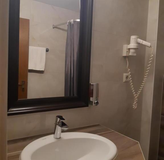 Quarto Estandar Individual, Lorien