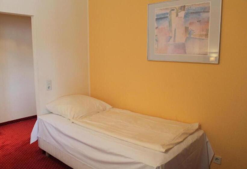Quarto Triplo Estandar, Lorien