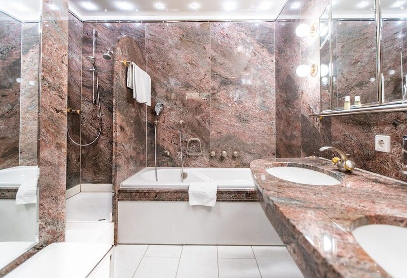 Suite, Royal