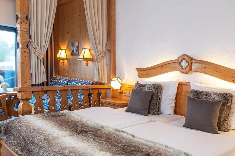 Полулюкс, Victor S Seehotel Weingärtner Bostalsee