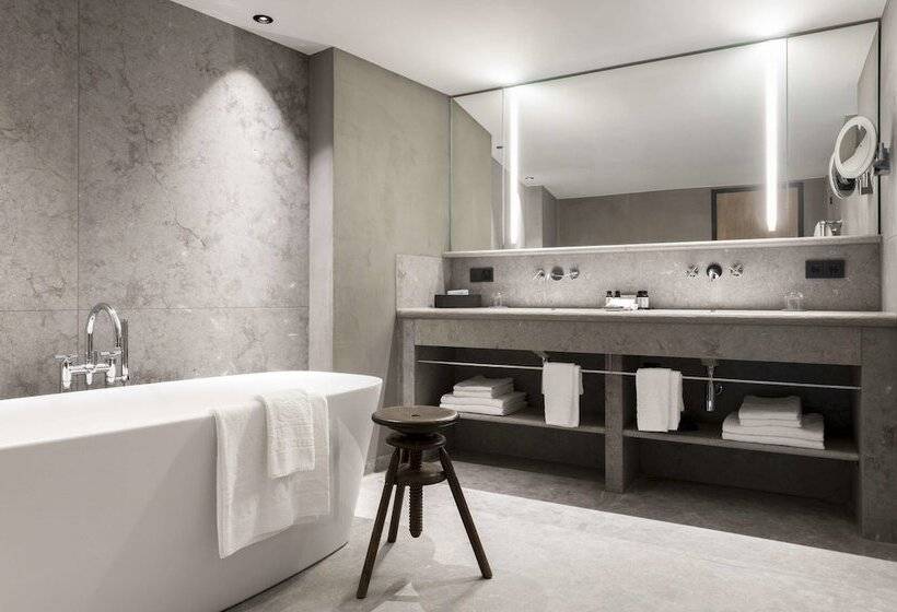 Полулюкс Повышенной Комфортности, Bayerischer Hof