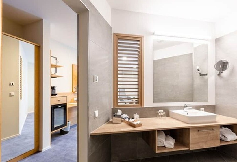 Номер Стандарт, Schwan Und Post Business Quarters
