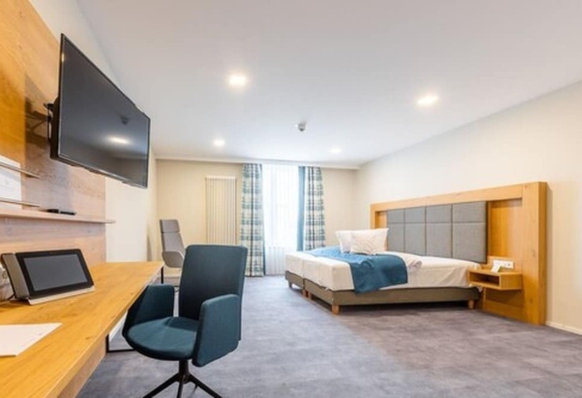 Номер Стандарт, Schwan Und Post Business Quarters