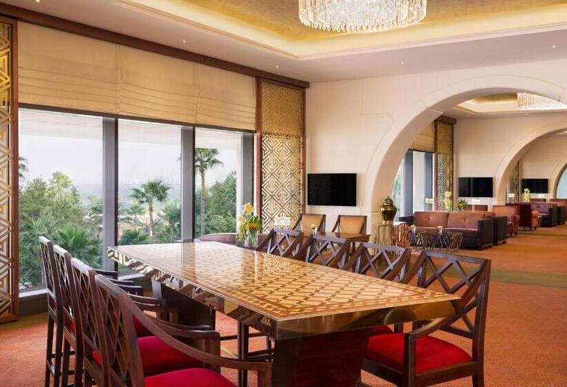 سوییت جونیور, Sheraton Grand Doha Resort & Convention