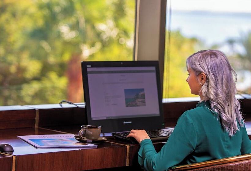سوئیت ریاست جمهوری 2 خوابه, Sheraton Grand Doha Resort & Convention
