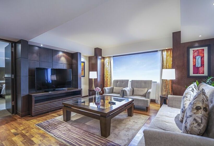 سوییت اجرایی, Hyatt Regency Dubai   Corniche