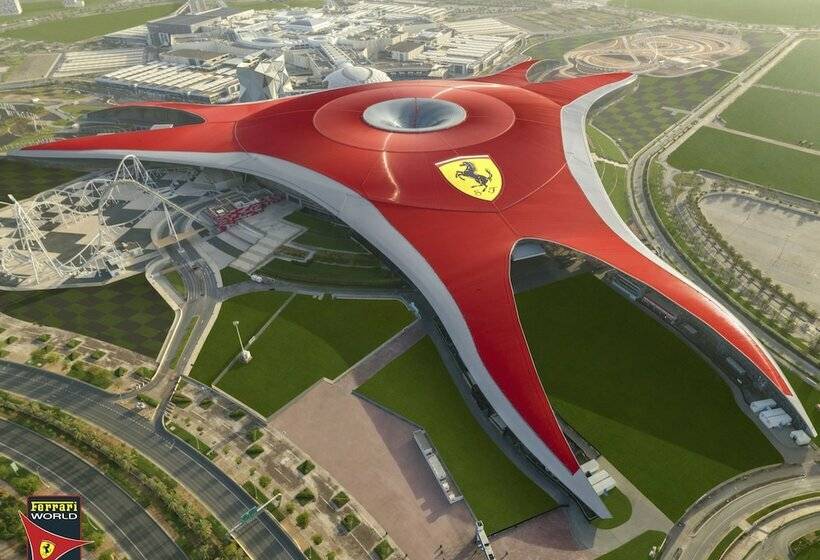 Номер Deluxe Вид на Город, Le Méridien Abu Dhabi