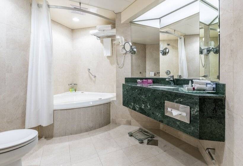 Люкс, Millennium Downtown Abu Dhabi