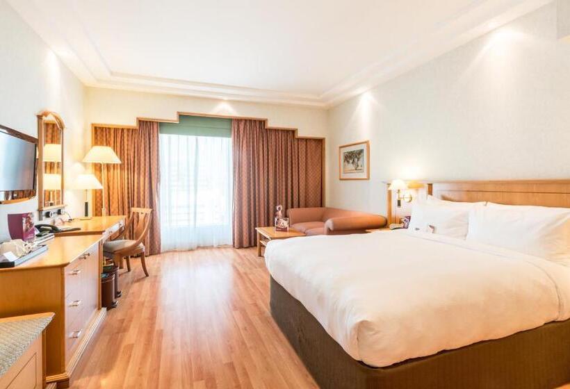 Номер Клуб, Millennium Downtown Abu Dhabi