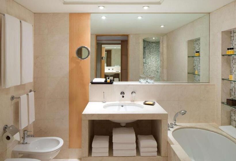 اتاق کلاب, Hyatt Regency Dubai   Corniche