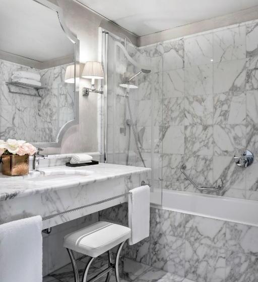 اتاق لوکس با بالکن, Castille Paris – Starhotels Collezione