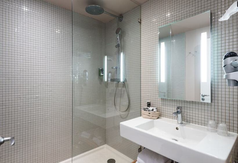 اتاق سوپریور, Hôtel Mercure Bourgenbresse