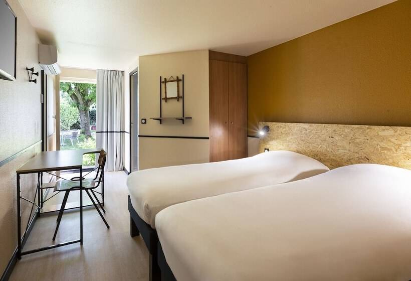Номер Стандарт, Greet Hôtel Villeneuve La Garenne   Rénové