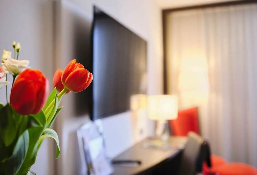 Семейный Номер Престиж, Mercure Chartres Cathedrale