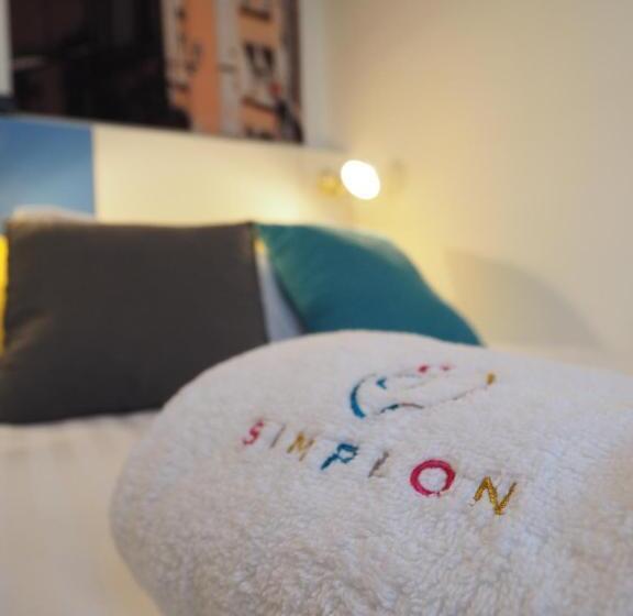 اتاق استاندارد سه نفره, Du Simplon