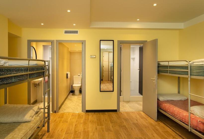 Кровать в Общей Комнате, Villa Saint Exupery Beach Hostel