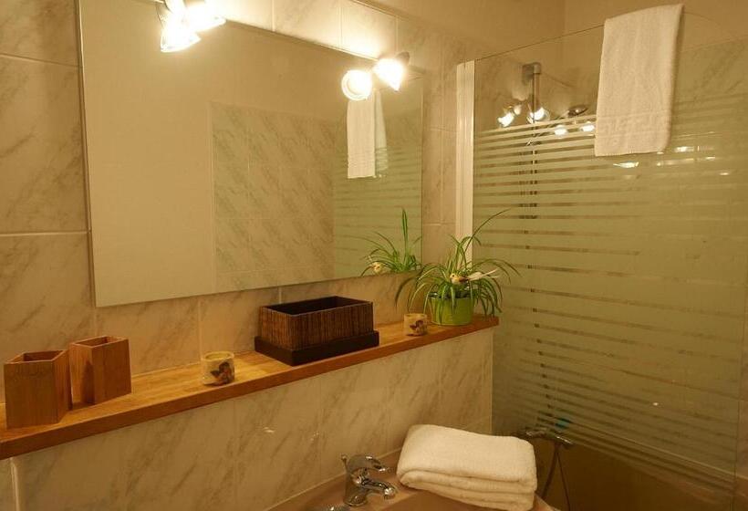 Номер Стандарт Трехместный, Hôtel Le Relais
