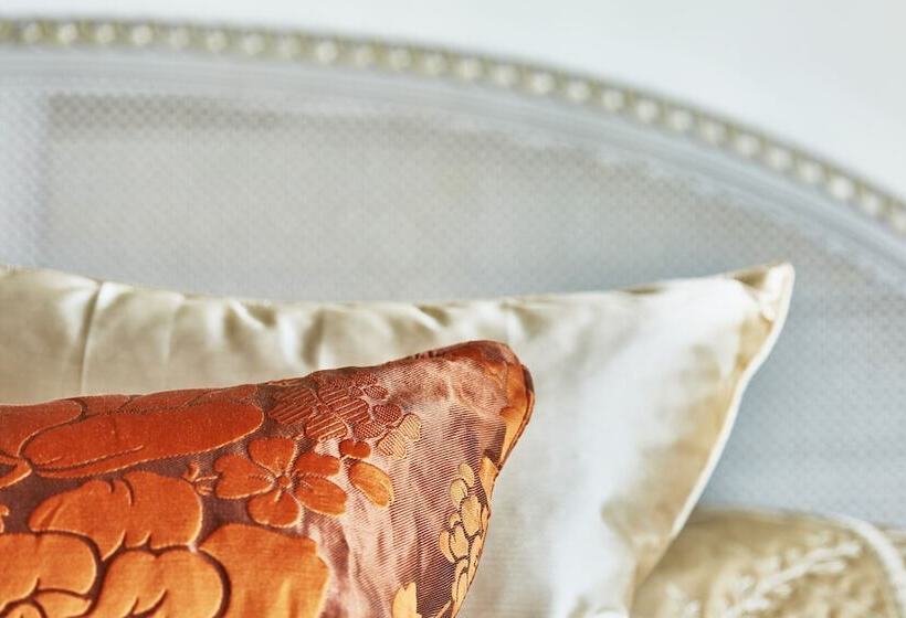 Suite Supérieure, Le Meurice – Dorchester Collection