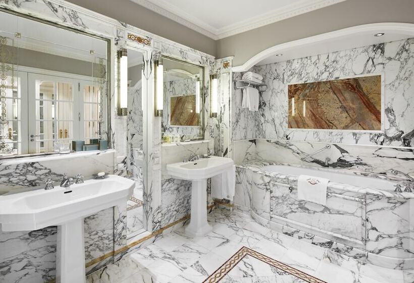 Suite, Le Meurice – Dorchester Collection