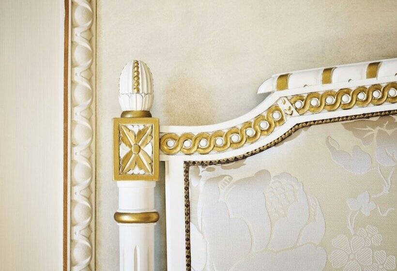 Suite, Le Meurice – Dorchester Collection