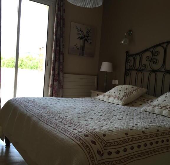 Номер Стандарт с Террасой, Logis Hôtel Le Manoir & Lounge