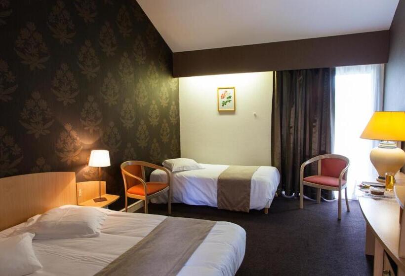 Номер Стандарт Трехместный, Logis Le Relais Fleuri